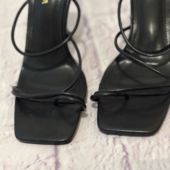 🔵”NWOT” Black Strappy Women's Sandals - Picture 8 of 11